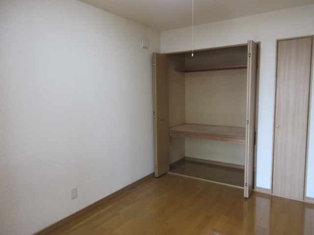 ベルタの洋室