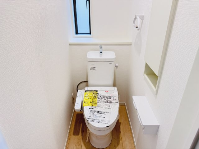 松戸市五香南１丁目新築戸建（五香南第１）のトイレ|温水洗浄暖房便座つきトイレ