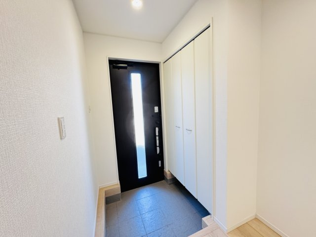 松戸市五香南１丁目新築戸建（五香南第１）の玄関|玄関ホール・シューズクローゼット