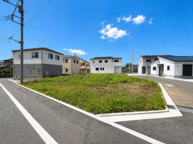 瑞穂町高根　新築戸建全6棟の前面道路含む現地写真