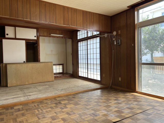 浦添市西原戸建の居間・リビング