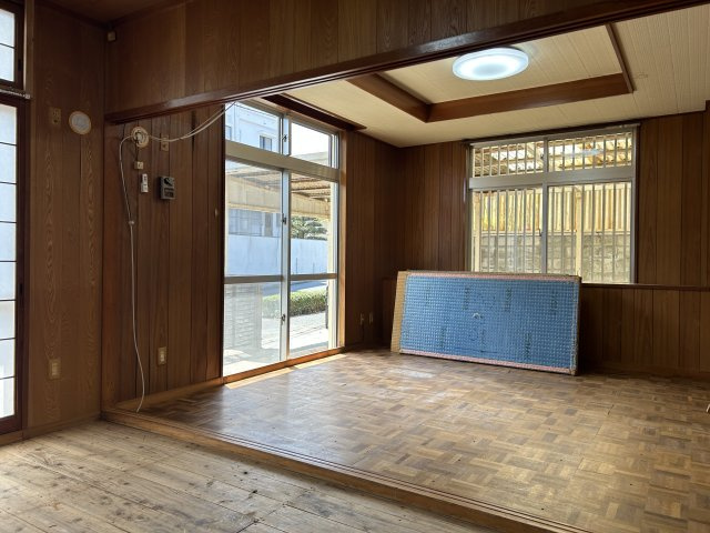 浦添市西原戸建の居間・リビング