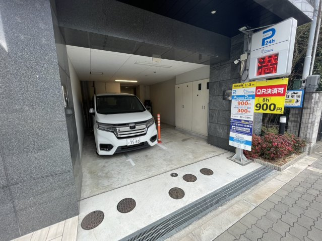 プレサンス大阪天満リバーシアの駐車場