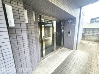 【エントランス】 | パルメーラ立花南　南東角部屋 | エントランス前です♪お掃除も行き届いております！