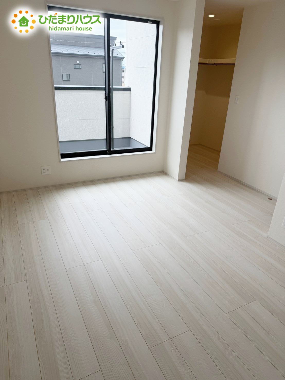 木間ヶ瀬Ⅵ（独立戸建10棟）　新築戸建　1号棟の洋室|大きなベッドを置いても余裕の広さの主寝室♪♪	