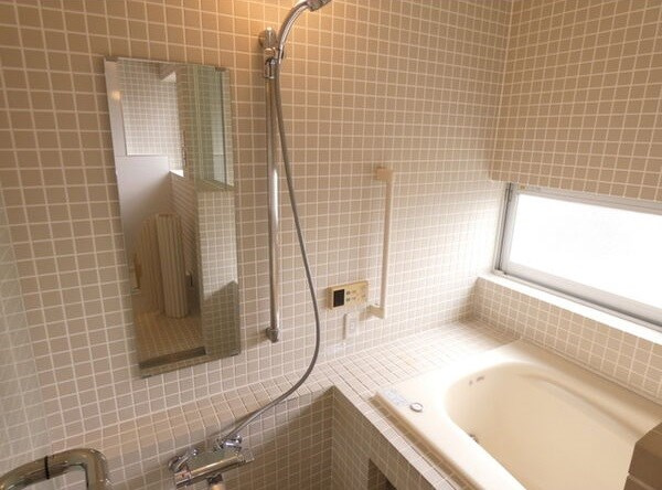 ＶＩＳＣＯＮＴＩ覚王山の浴室