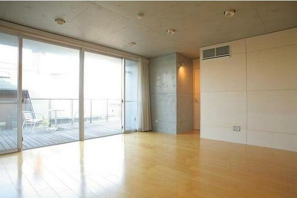 ＶＩＳＣＯＮＴＩ覚王山の居間・リビング