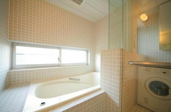 ＶＩＳＣＯＮＴＩ覚王山の浴室