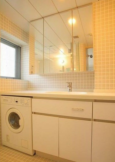 ＶＩＳＣＯＮＴＩ覚王山の洗面所