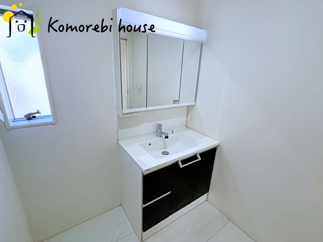 さいたま市西区西大宮4丁目　中古戸建の独立洗面台|26.3.21　撮影済み