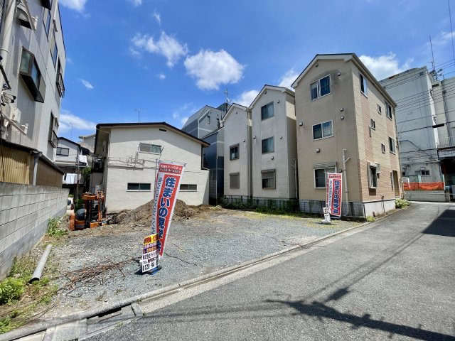 板橋区栄町　生活快適エリア　新築分譲住宅全2棟の前面道路含む現地写真
