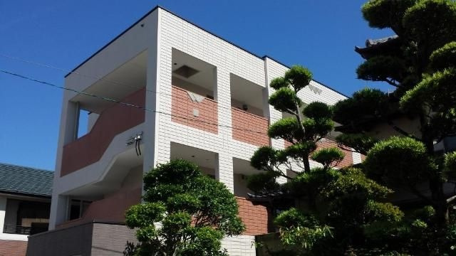 クレシア姪浜の外観