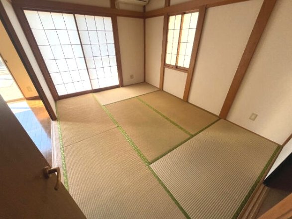 東金市前之内　中古戸建の和室|平成15年12月築  4LDK 玄関ホール吹抜け  南西道路  駐車2台並列駐車 閑静な分譲地