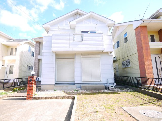 東金市前之内　中古戸建の外観|平成15年12月築  4LDK 玄関ホール吹抜け  南西道路  駐車2台並列駐車 閑静な分譲地