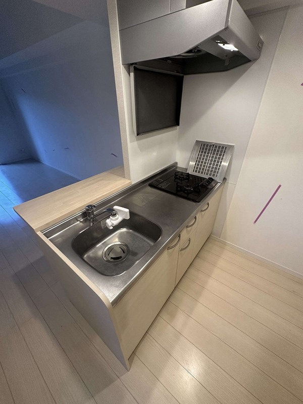 グランフォーレ千早プレミア　10階のキッチン|別号室のものになります。現状優先。