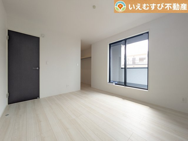 GRAFARE　熊谷市肥塚の洋室