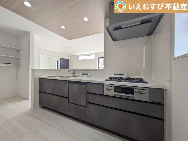 GRAFARE　熊谷市肥塚のキッチン|機能性収納性に溢れるキッチン。
収納もたっぷり付いていてすっきり片付く！毎日楽しくお料理が出来そうです！
