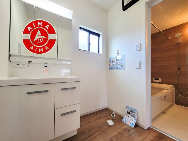 糟屋郡志免町桜丘3丁目第7-1棟（1号棟）の内観：施工例|ゆとりの洗面スペースで朝の身支度もスムーズに。暮らしを快適に変えるシャワー付洗面台です！