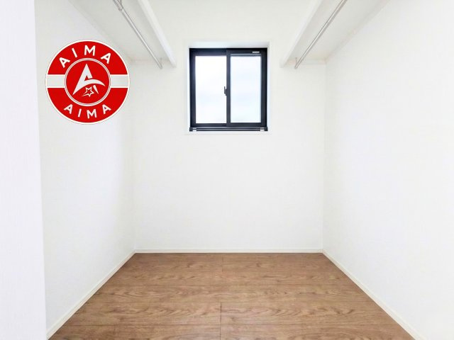 糟屋郡志免町桜丘3丁目第7-1棟（1号棟）の内観：施工例|洋服や大きな荷物が多い方や人数の多いご家族などは、一般的なクローゼットよりもウォークインクローゼットのほうが使い勝手が良いです。