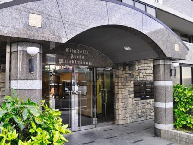 シャトレ愛松名駅南