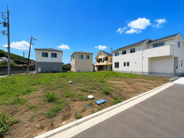 瑞穂町高根　新築戸建全6棟の前面道路含む現地写真