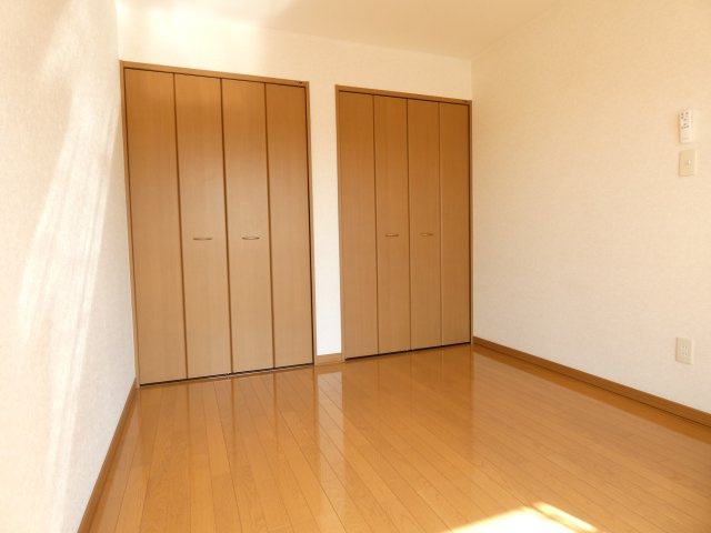 ラ・ポレール新緑の洋室