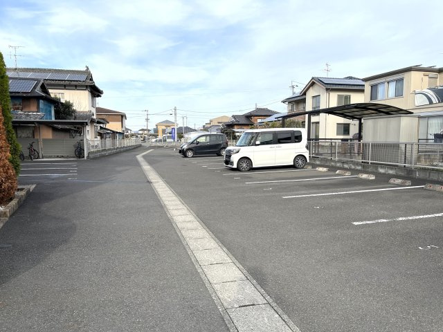 ゴールドレジーナⅡの駐車場