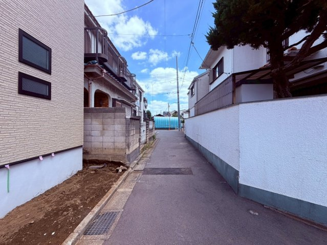 【前面道路含む現地写真】 | 練馬区田柄２丁目　新築戸建て | 落ち着いた住宅街の一角、ゆったり過ごせる住環境です