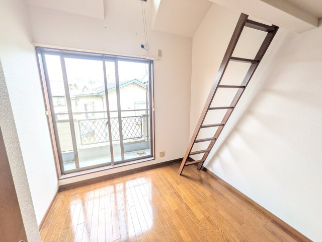 アイビープレイス幸B棟の洋室