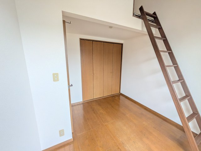 アイビープレイス幸B棟の寝室