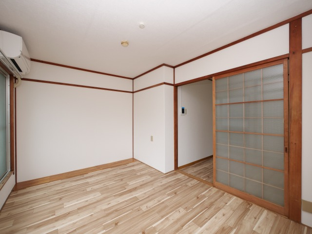 サンシティー針中野の洋室