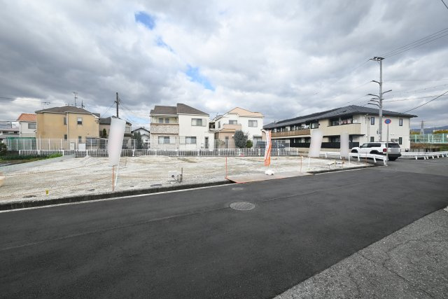 リーブルガーデン宝塚市安倉南4丁目新築一戸建て│3LDK＋並列駐車2台可の外観|全棟、ウォークインクロゼット完備。全居室に収納スペースを設けています。詳しくはお気軽にお問い合わせください。