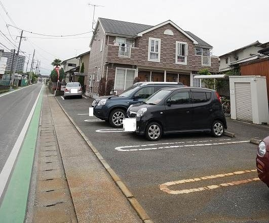 ウィンズヒルの駐車場