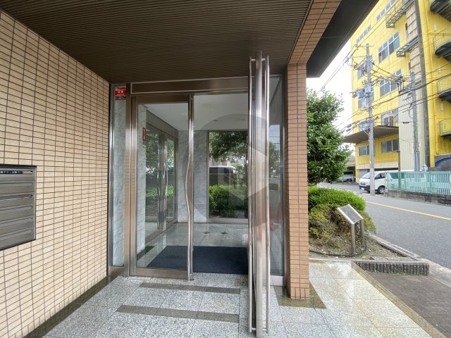 メゾンパルフェートのエントランス