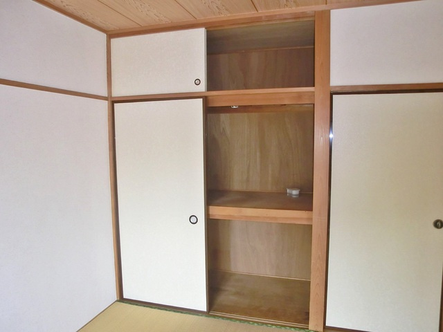 ウィンザー篠崎の収納|押入タイプの収納です！