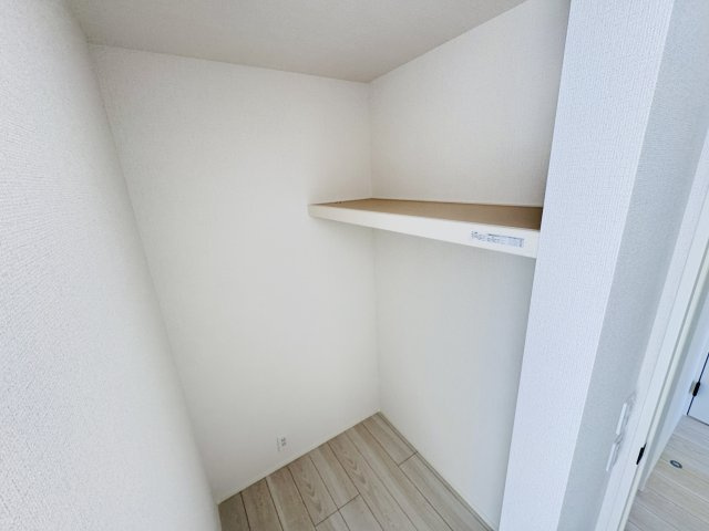 松戸市五香8丁目【高木第二小学校:徒歩3分】の収納|7.7帖寝室・ウォークインクローゼット