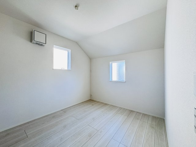 松戸市五香8丁目【高木第二小学校:徒歩3分】の洋室|5.2帖洋室