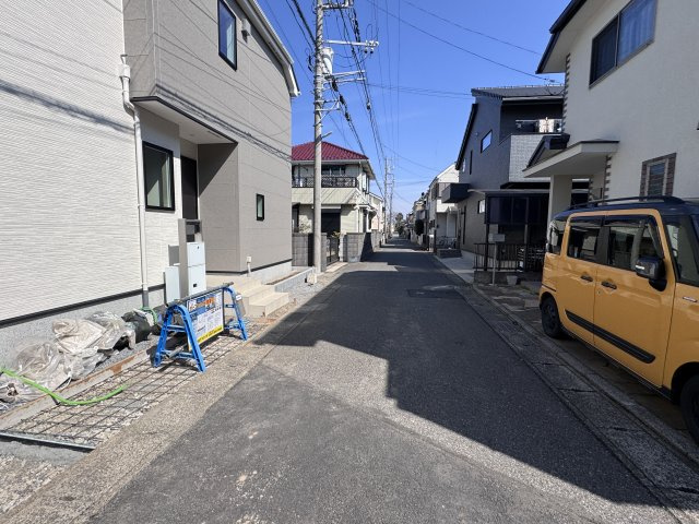 松戸市五香8丁目【高木第二小学校:徒歩3分】の前面道路含む現地写真|東側前面道路