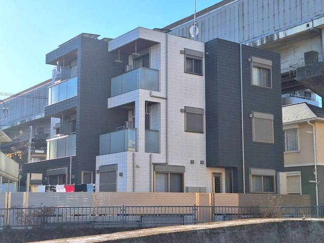 ラ・ルーチェの周辺