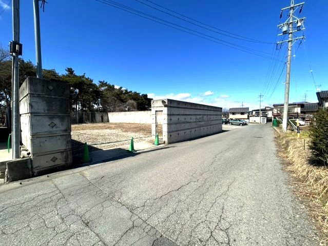 建築条件なし土地　小布施町大字中松の前面道路含む現地写真