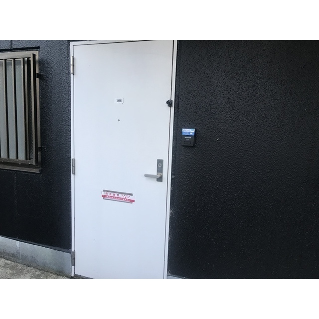 温水TBハイツわたなべの玄関