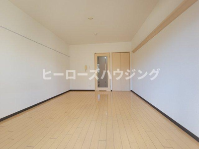 【居間・リビング】 | 三協ハイツⅡ | ※同タイプの写真となり、実際のお部屋とは異なる場合があります