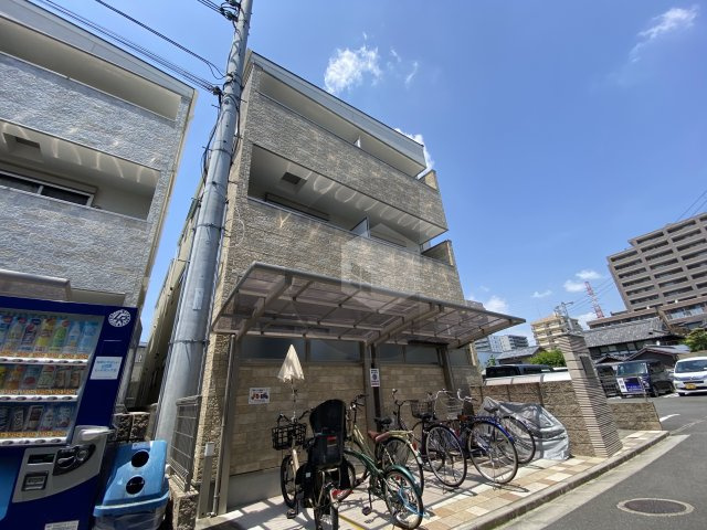 クリエオーレ荒本3の外観