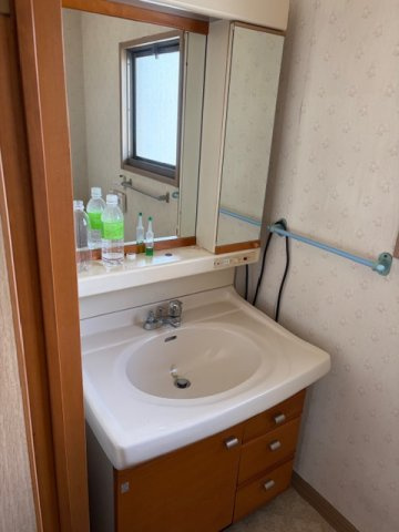 岡山市東区瀬戸町旭ケ丘3丁目の独立洗面台|2階トイレ内洗面台