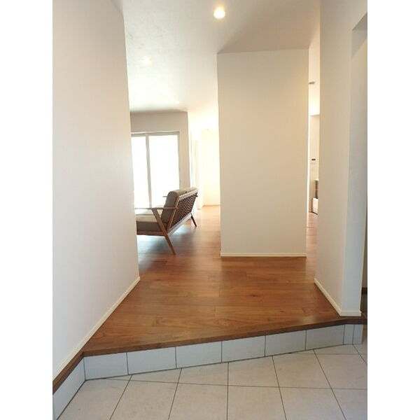 東大友町戸建賃貸住宅の玄関