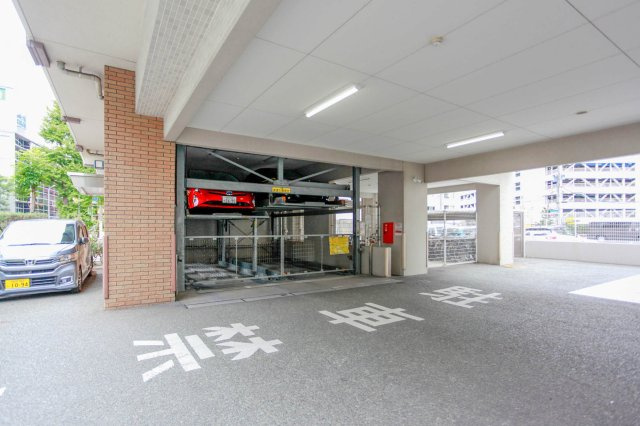 サヴォイブロードストリート　4階の駐車場