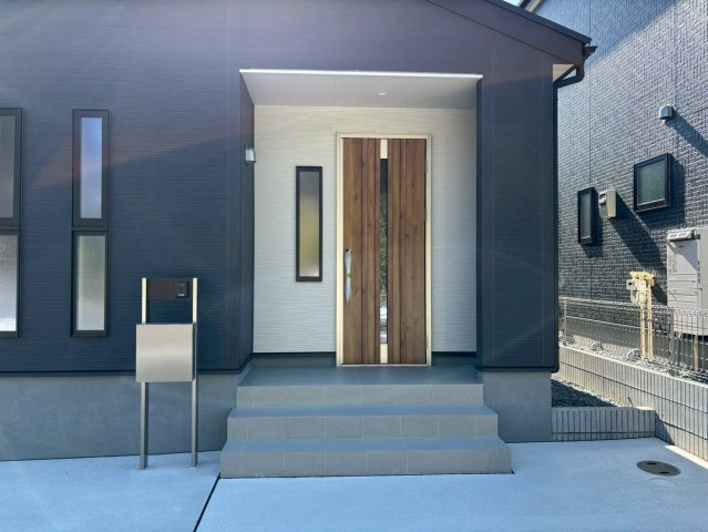 日立市滑川本町3期　新築戸建の玄関