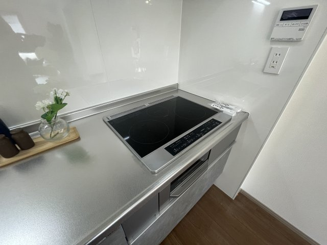 アムール堤のキッチン|IHクッキングヒーターはお手入れしやすくて便利ですよ♪
