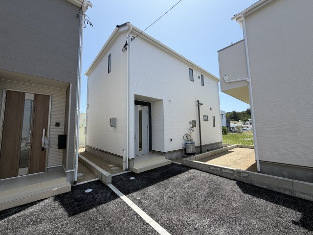 うるま市与那城屋慶名　第6（全4棟）2号棟の外観|2号棟　駐車2台完備♪EV車充電設備付き♪