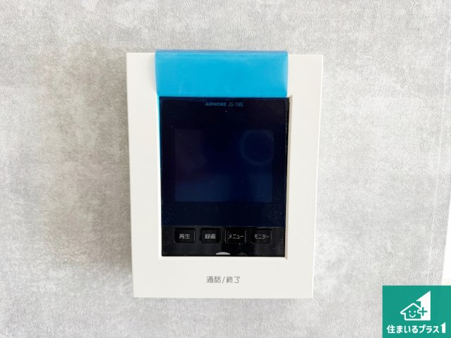 高槻市寿町　新築一戸建ての防犯設備|カラーモニターインターホン！声だけでなく来訪者の姿や顔がモニターで確認できるので、小さなお子様がいらっしゃるご家庭でも安心できます！